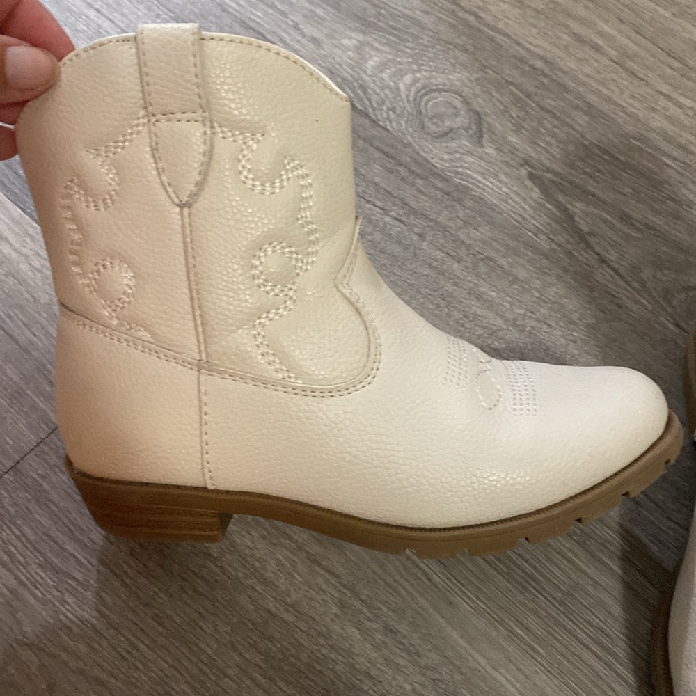 Girls cream cowboy boots